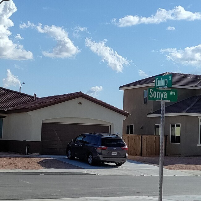 3422 Sonja Dr, Rosamond, CA 93560 House Rental in Rosamond, CA