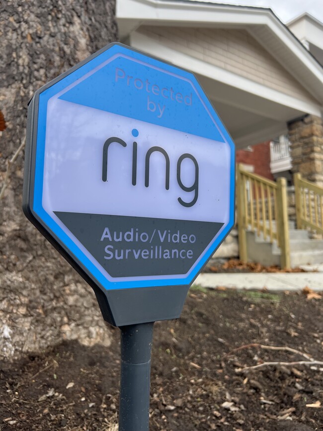 Ring security - 3838 Wyandotte St