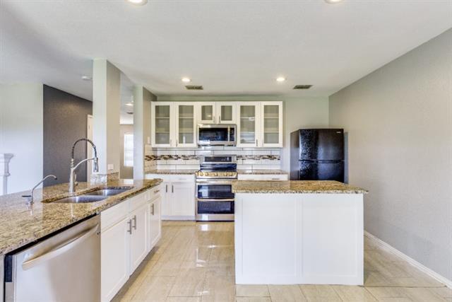 Building Photo - 925 Honey Locust Ln