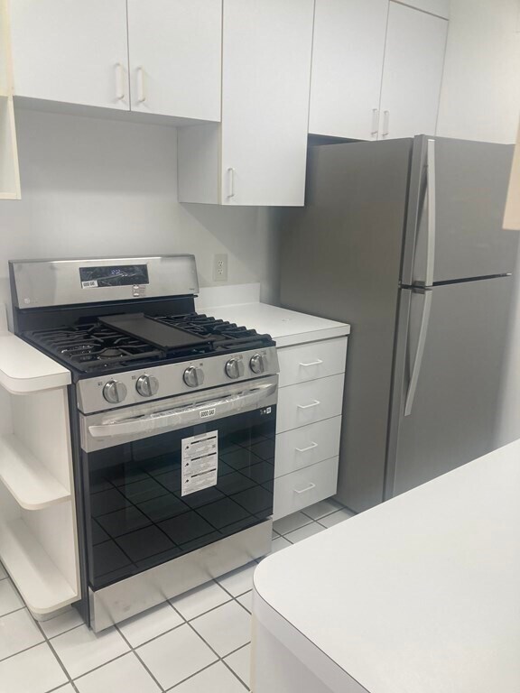 Building Photo - 77 Pond Ave