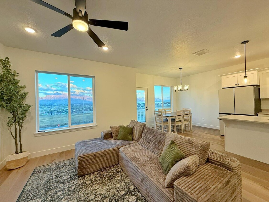 Foto principal - 2886 Red Velvet Ln