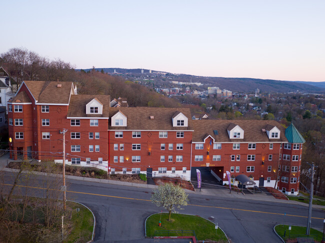 Foto del edificio - Auden Ithaca