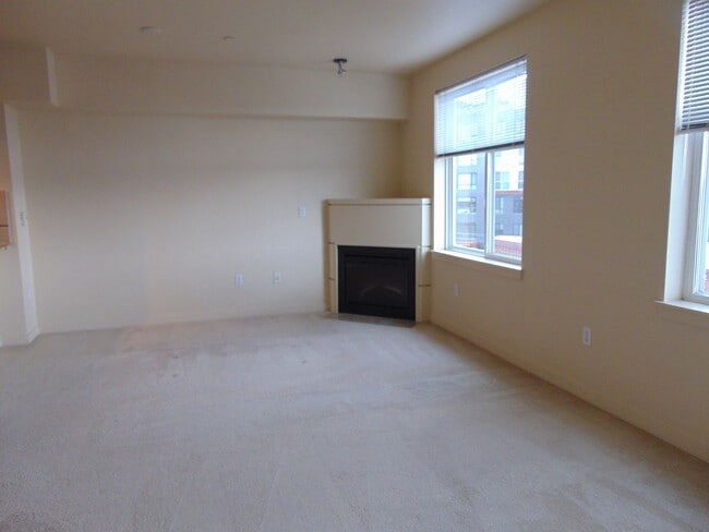 Building Photo - Luxurious and Spacious Ballard 1 Bedroom C...