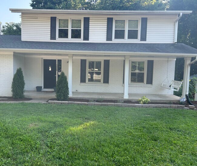 Building Photo - 3029 Yale Blvd