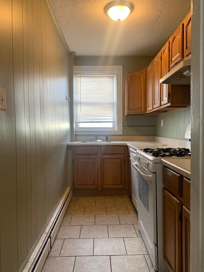 Building Photo - 11 Spruce St