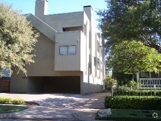Primary Photo - 4004 Gilbert Ave