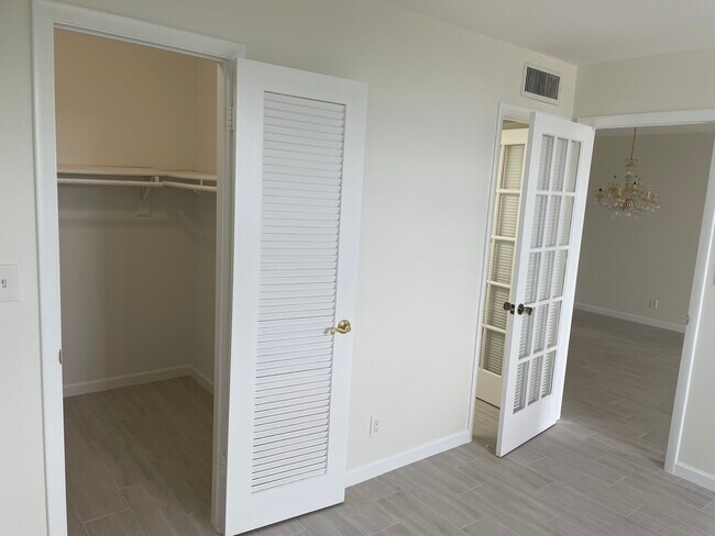 Foto del edificio - 3099 NW 48th Ave