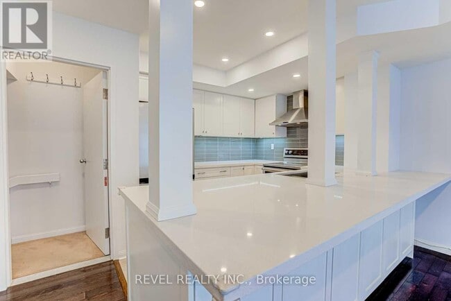 Building Photo - 70-270 Douro St