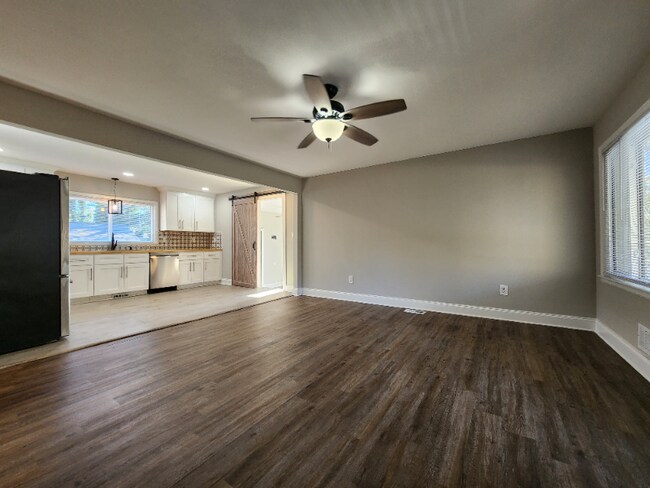 Foto del edificio - 1020 Woodvale Dr