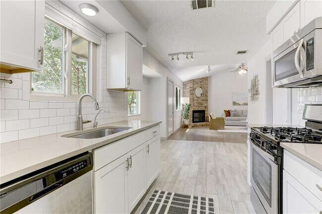 Foto del edificio - 7809 Wakefield Dr