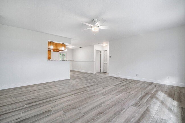 Foto del edificio - 5567 2nd Rd