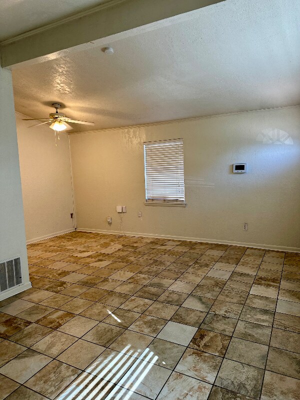 Foto del edificio - 4031 NW Lindy Ave