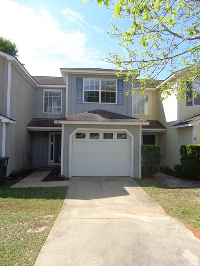 Building Photo - 137 Commons Dr