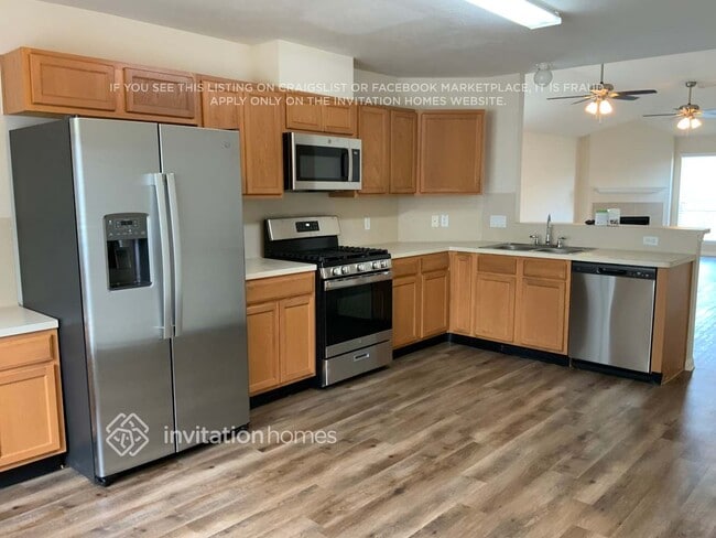 Building Photo - 2411 Cardinal Elm St