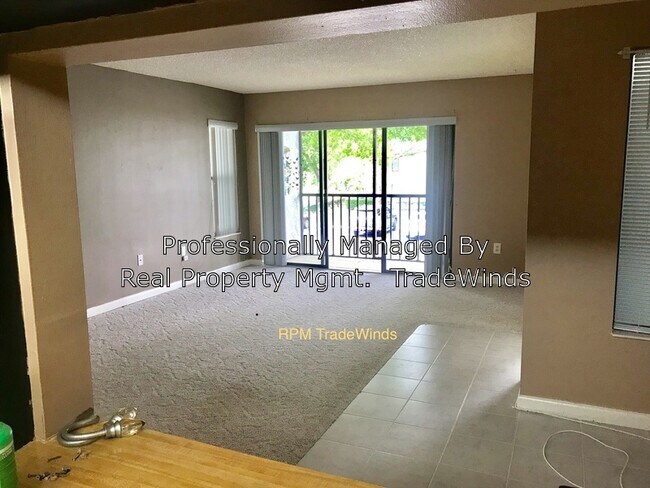 Building Photo - 1179 Pine Ridge Cir W