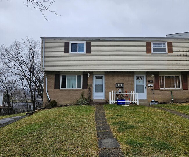 Building Photo - 1701 Anna Ave