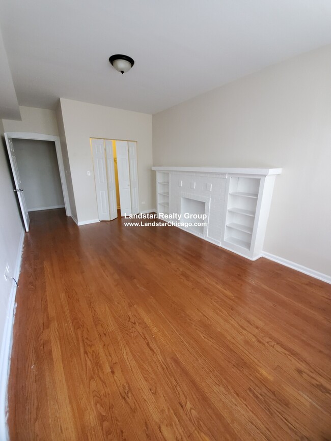 Foto del edificio - 4447 N Hamlin Ave