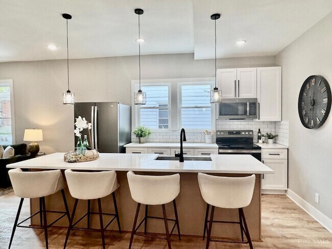 Foto del edificio - 4605 Thoburne St