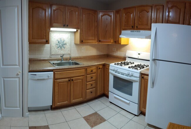 Foto del edificio - 16W535 79th St