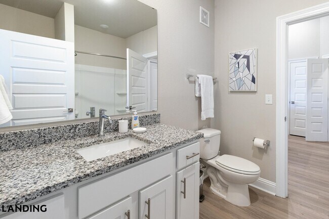 Foto del edificio - 301 E Redstone Ave