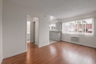 Building Photo - 981 Elden Ave