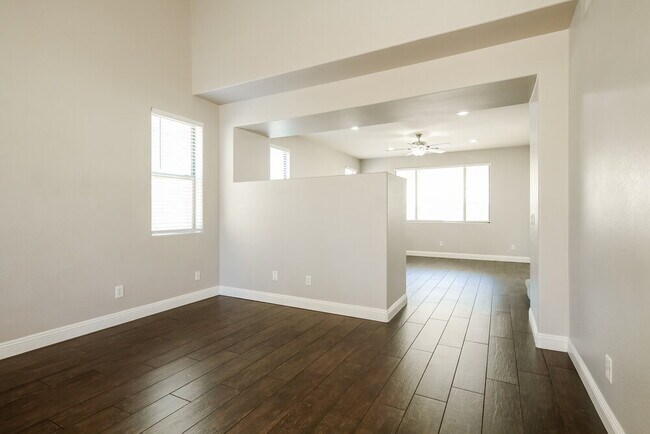 Foto del edificio - 17377 W Holland Ln