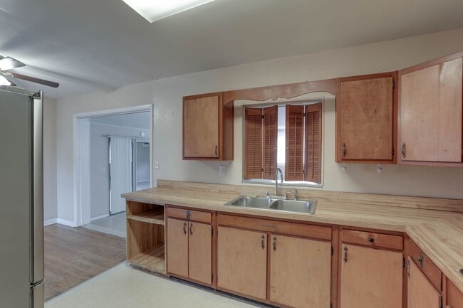 Building Photo - 1704 Edmundshire Rd