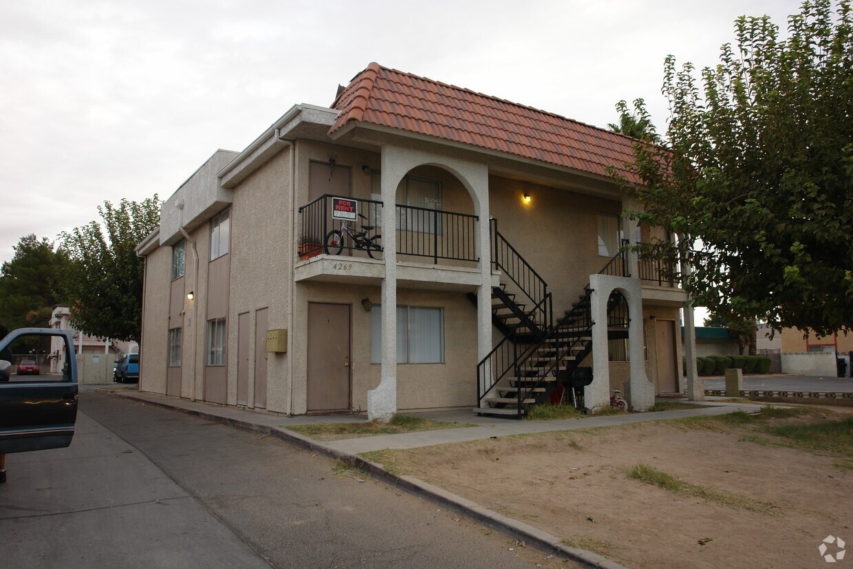 Primary Photo - 4269 Stewart Ave