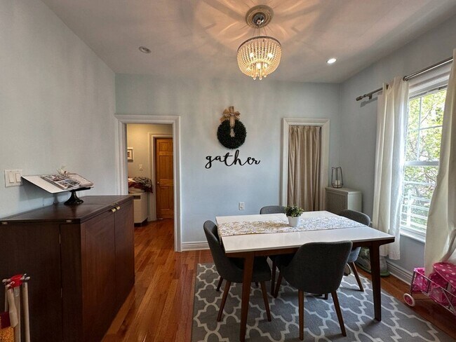 Foto del edificio - 495 E 3rd St