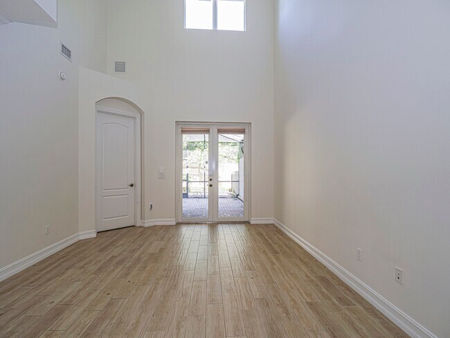 Foto del edificio - 1915 Bridgepointe Cir