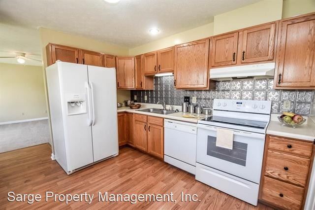 Building Photo - 3 br, 1 bath House - 407 E Potowatami Ct