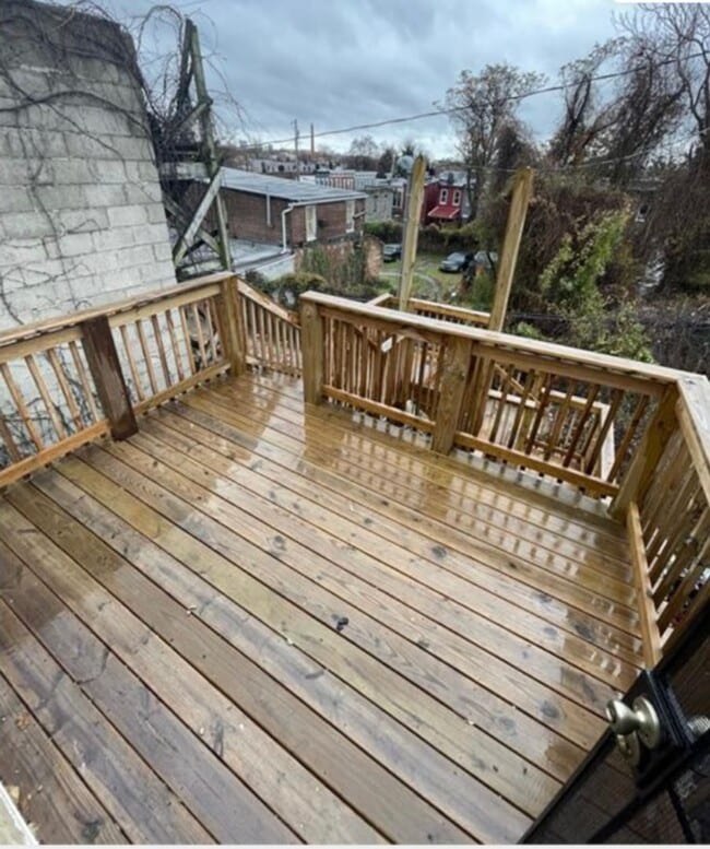 Building Photo - 1839 W North Ave