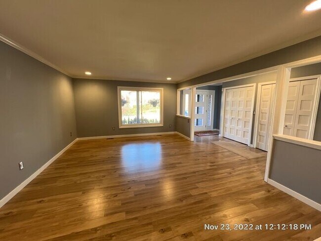 Building Photo - Executive Home in Westerville