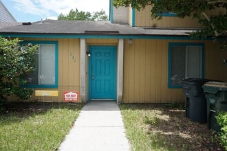 Building Photo - 537 Aquatic Dr