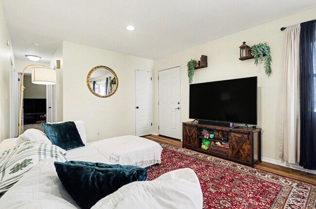 Foto del edificio - 133 W Hughes St