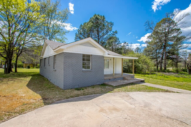Building Photo - 13221 Cantrell Rd