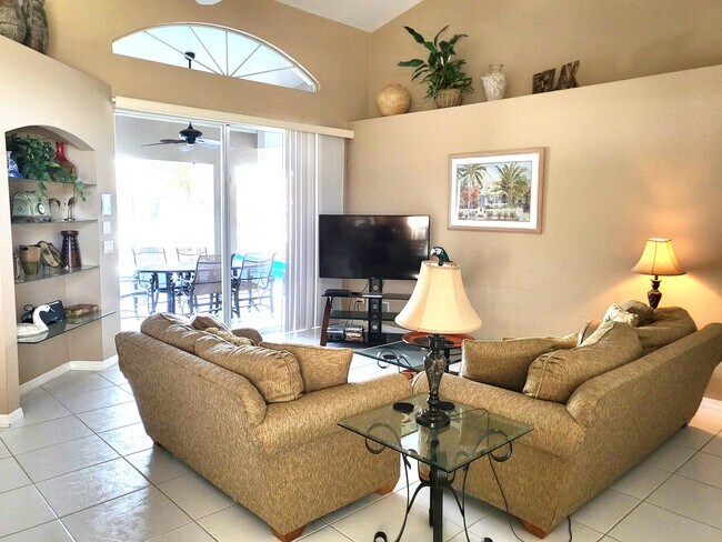 Building Photo - 355 Marquesas Ct