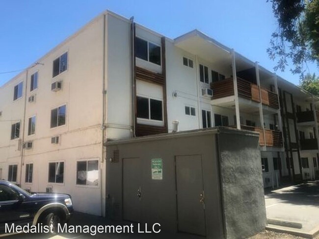Building Photo - 2501 H St