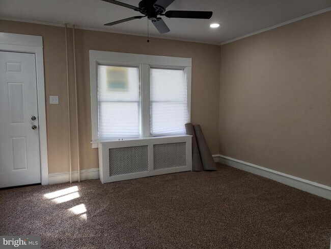Building Photo - 123 Primos Ave
