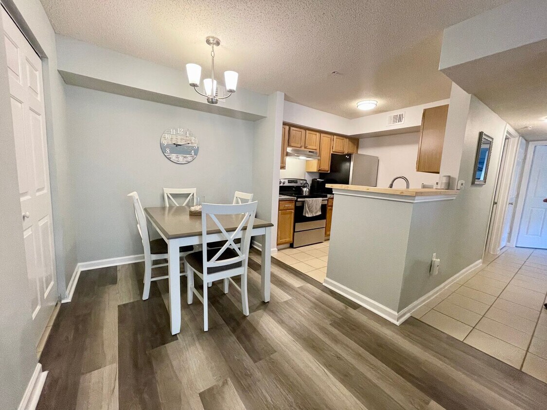 Primary Photo - Newly Updated 2B/2B Furnished Condo near B...