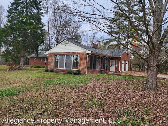 Building Photo - 3 br, 2.5 bath House - 5410 N Courthouse Rd