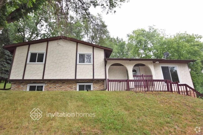 Building Photo - 660 Burlington Rd