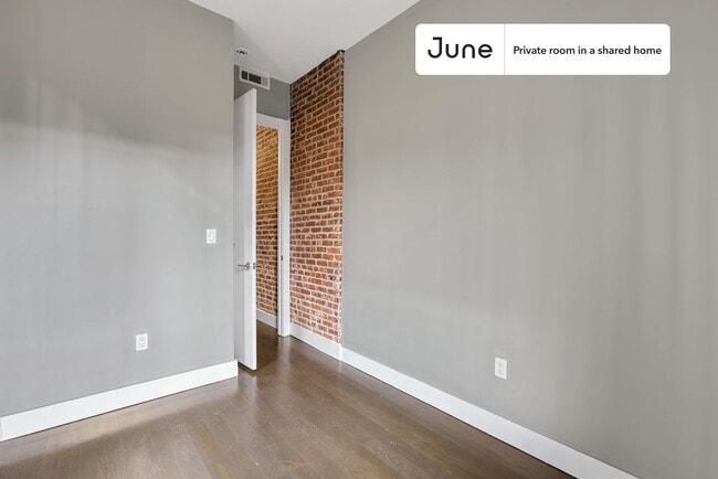 Building Photo - Room in Shared 4 bed/2 bath home in Crown Heights