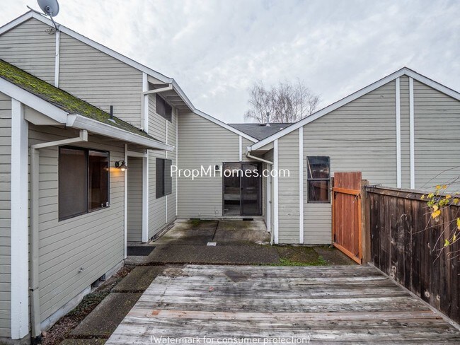 Foto del edificio - 5360 NE Windrow St