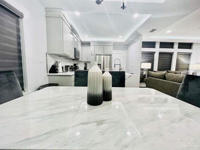 Foto del edificio - 27 Fir Ave