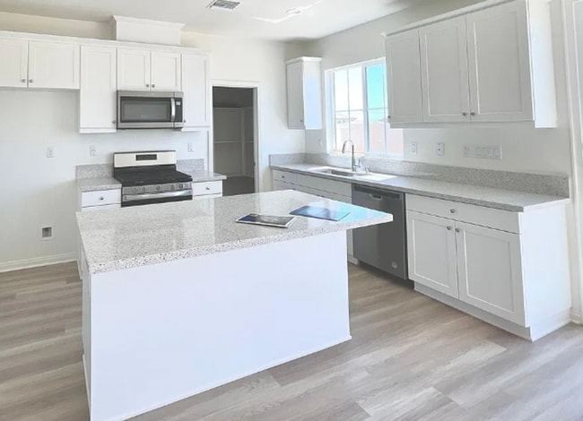 Building Photo - 20066 Sunburst Ct