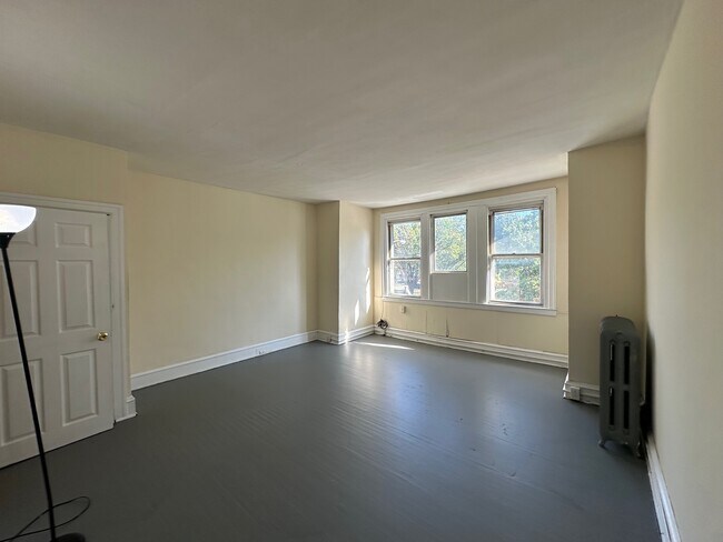 Foto del edificio - 4076 E Roosevelt Blvd