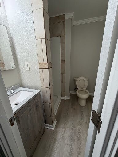 baño - 1418 S 12th St