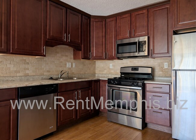 Building Photo - 358 PARKWAY Pky