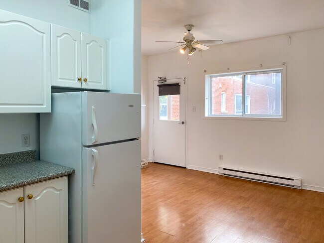Building Photo - 362 Friel St